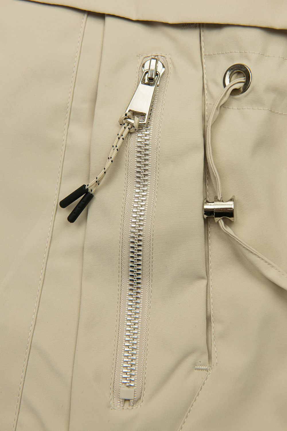 Hosszított parka mintás béléssel a kapucniban - világosbézs színű