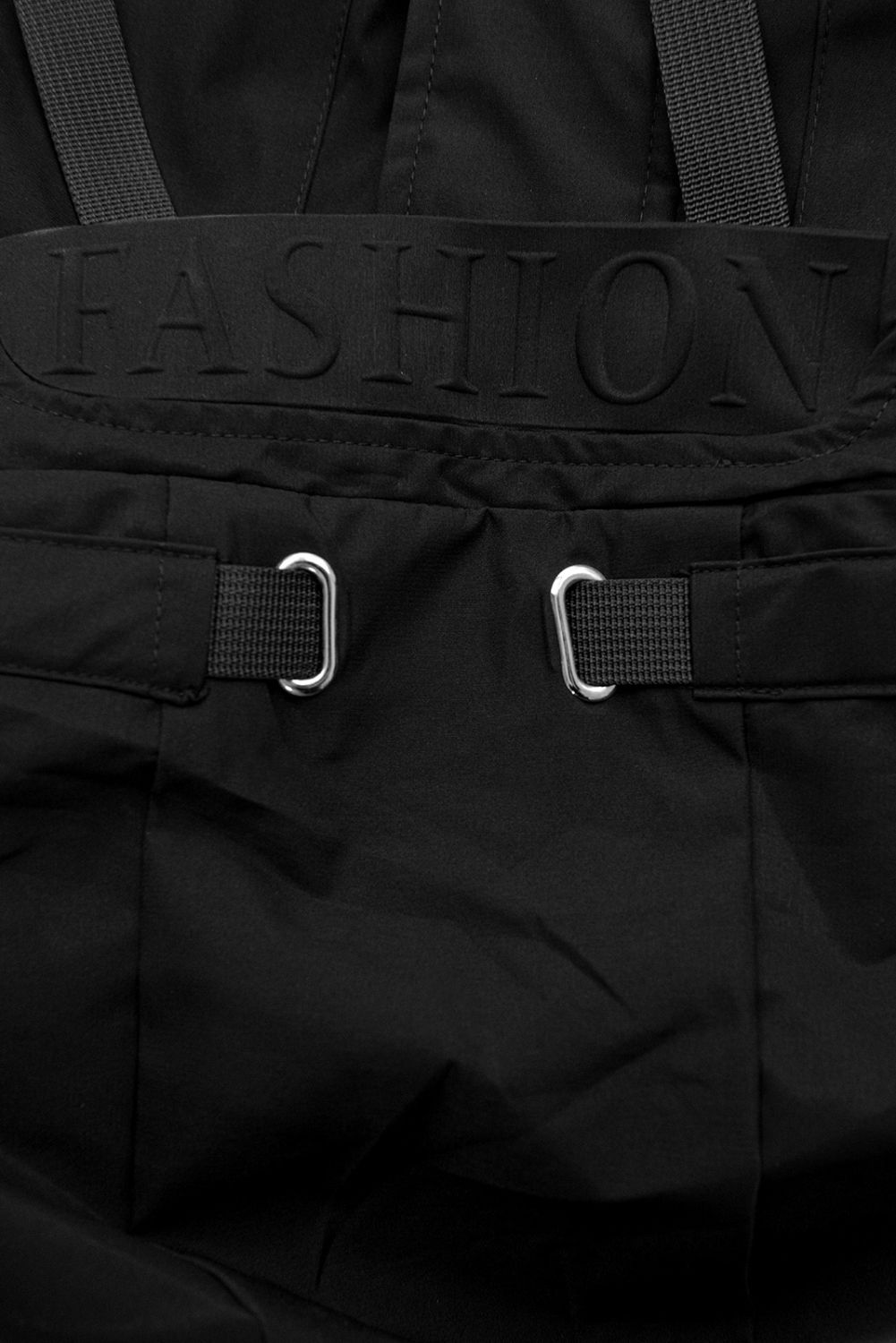 Fekete színű tavaszi parka nagy kapucnival