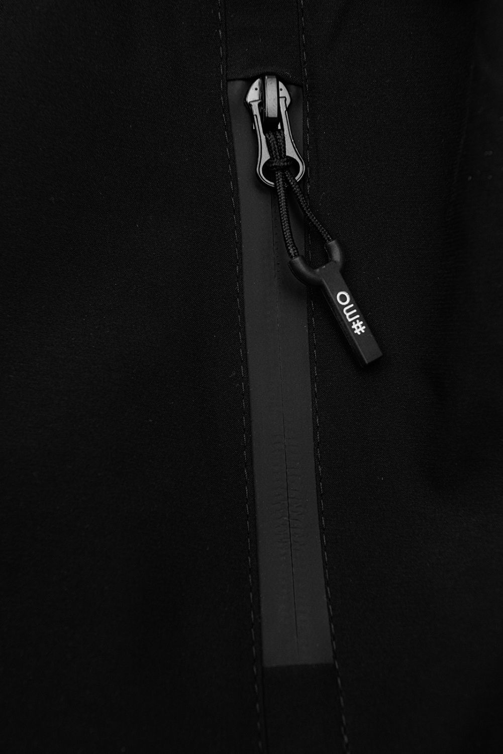 Fekete színű tavaszi parka kétutas cipzárral