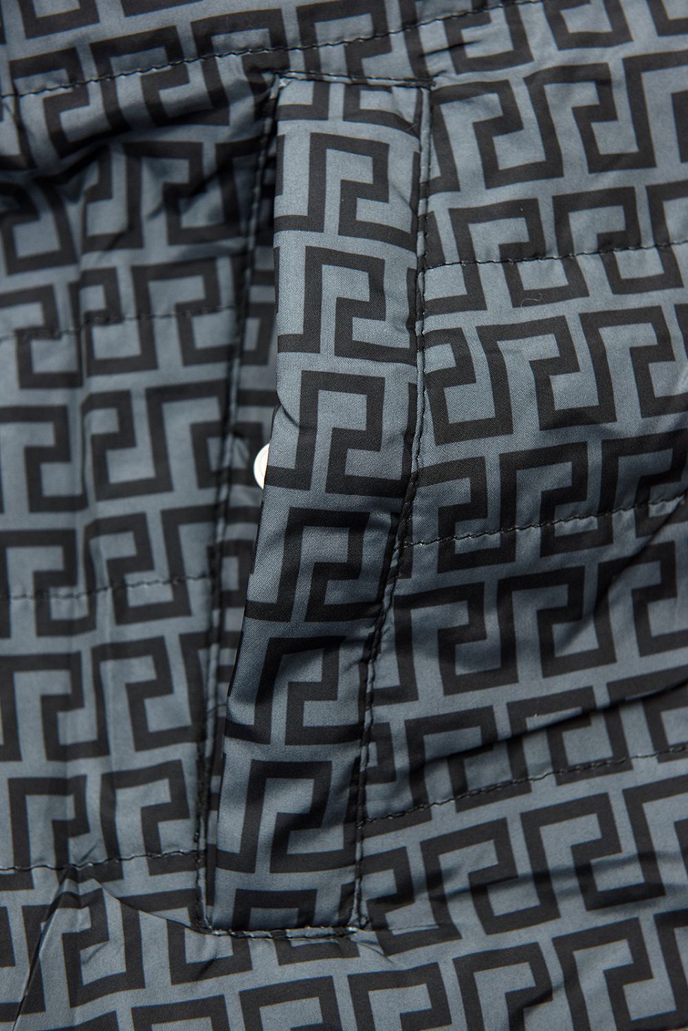 Piros és szürke színű kifordítható átmeneti kabát