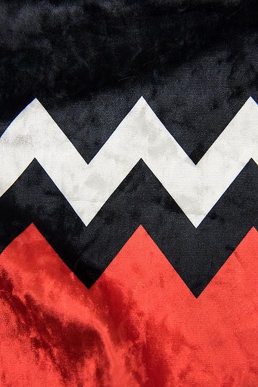 Piros és kék színű bársony ruha