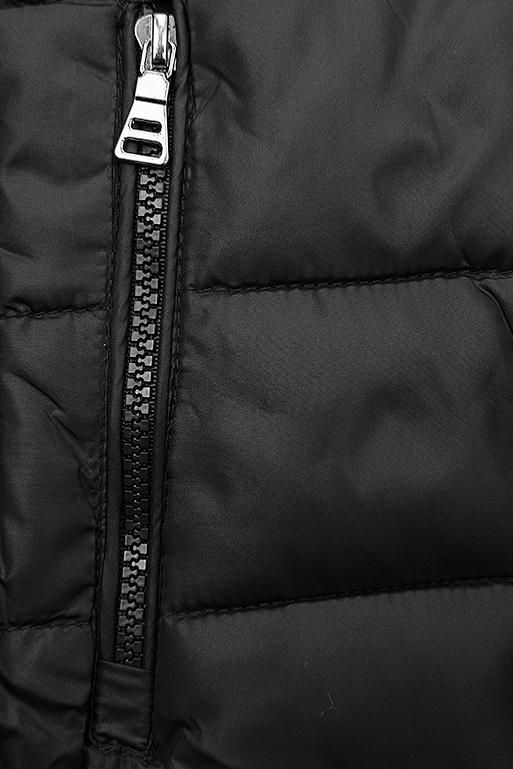 Fekete színű steppelt átmeneti dzseki