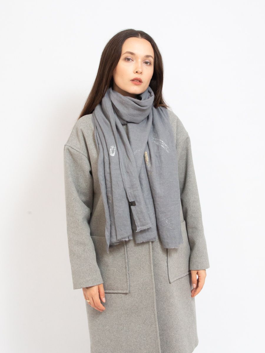 Szürke színű textil sál