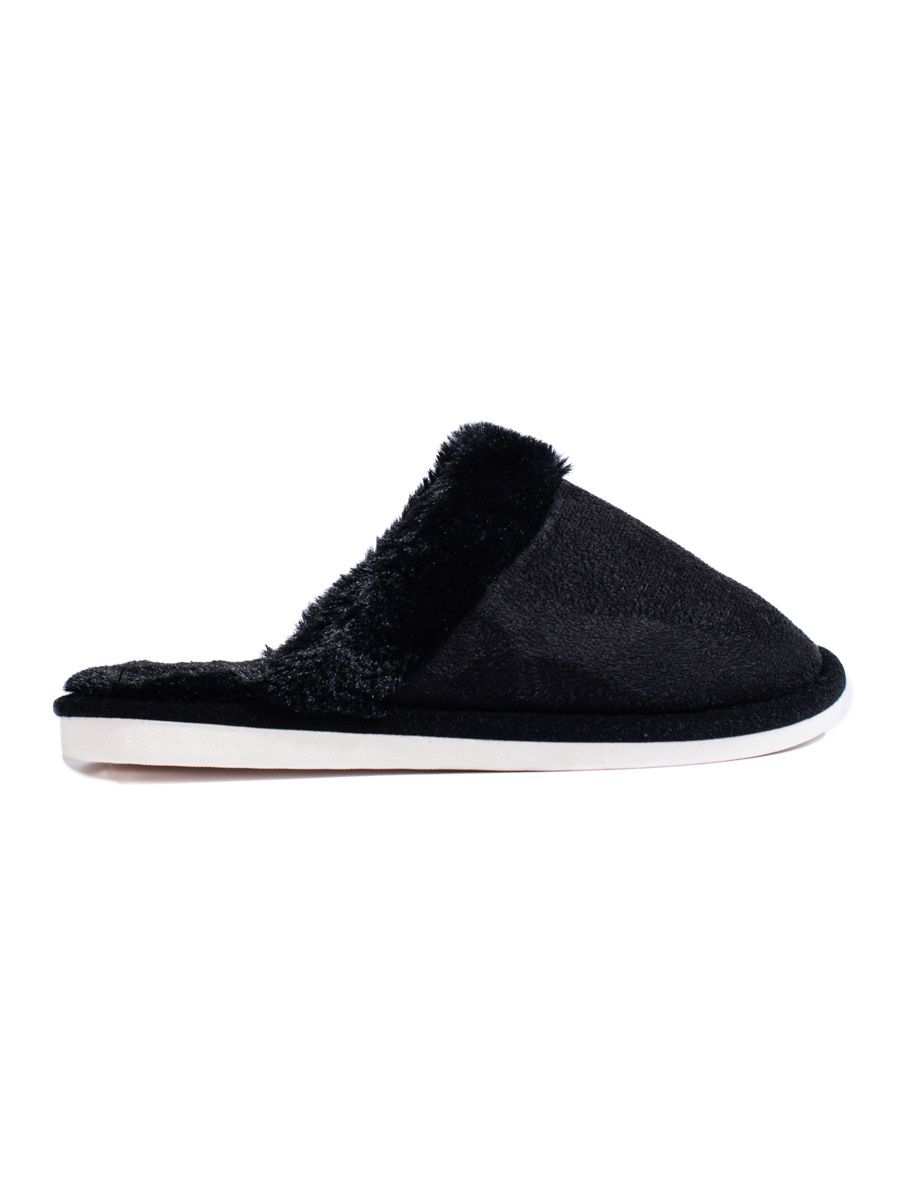 Fekete színű házi papucs