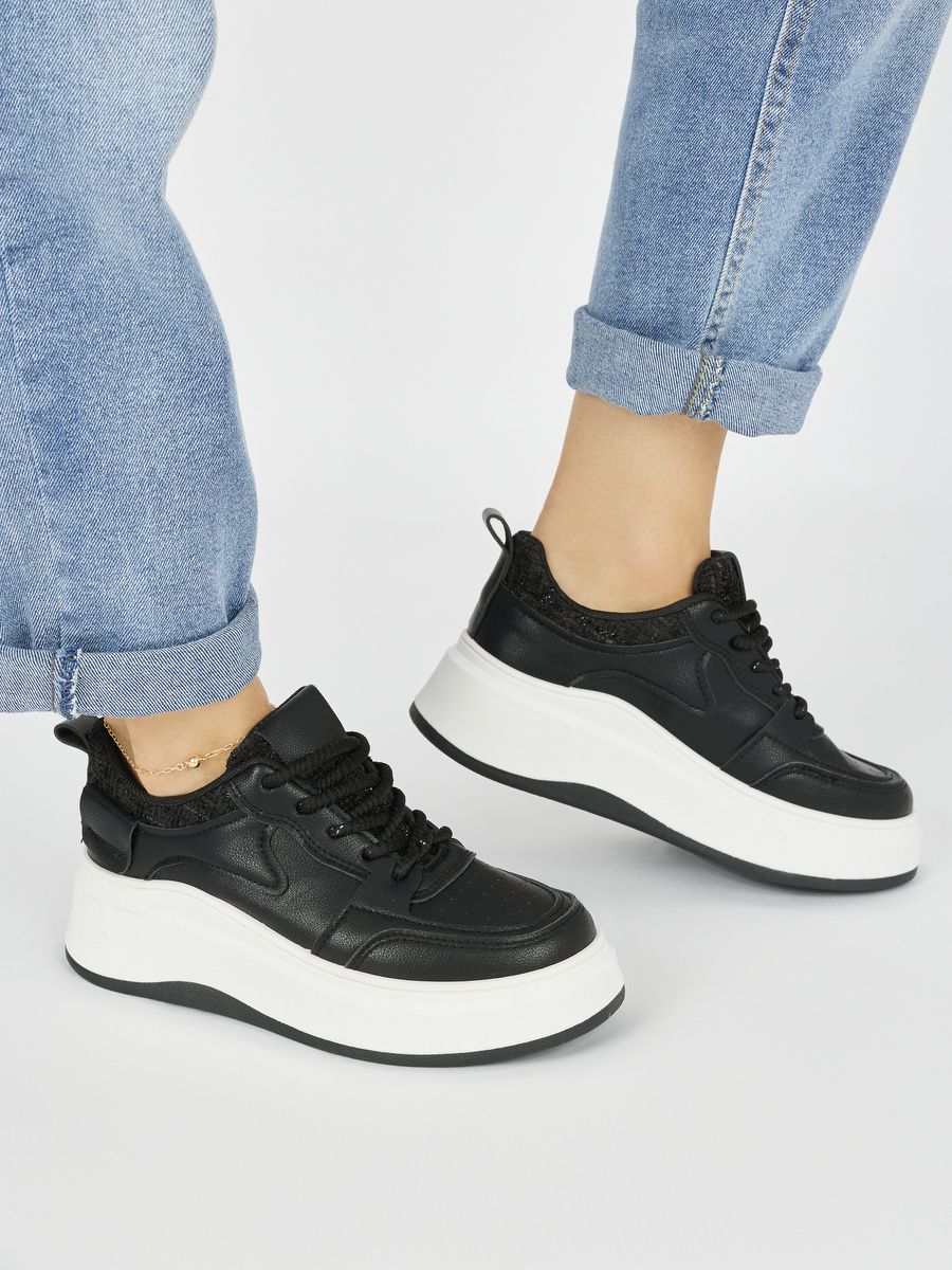 Női fekete színű sneaker vastag talppal