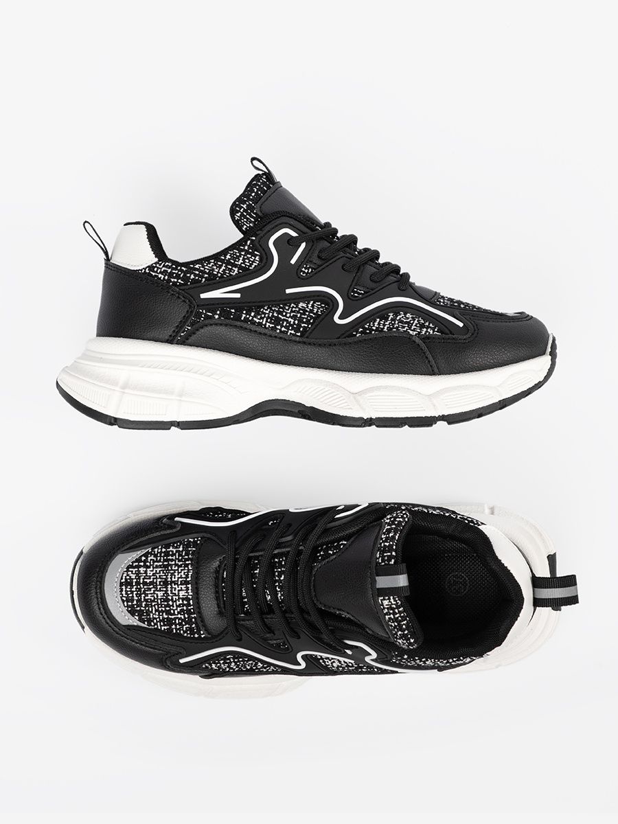 Fekete női sneakers díszítő betétekkel