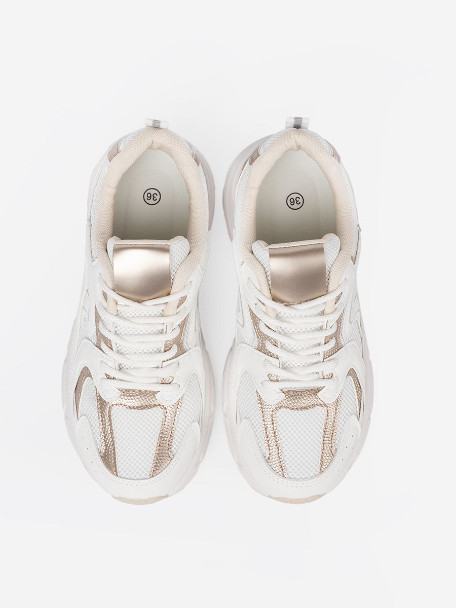 Fehér színű sneaker cipő bézs-aranyszínű részletekkel