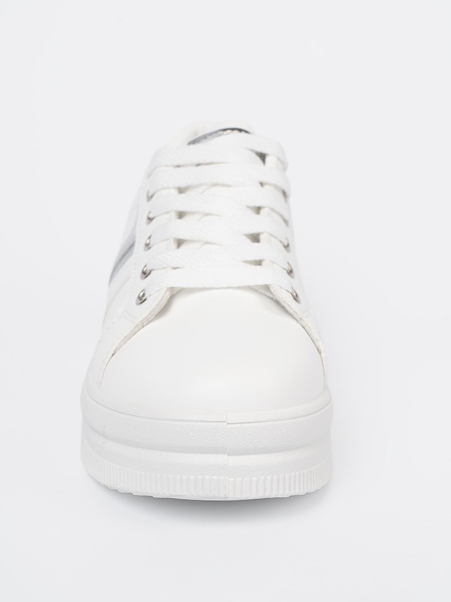 Fehér színű sneaker cipő fémes ezüstszínű akcentussal