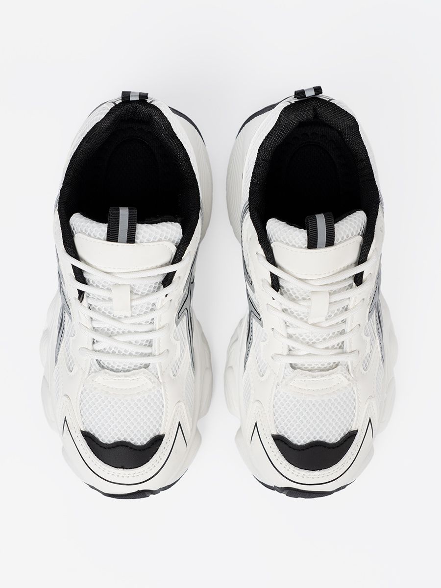 Fehér-fekete színű kényelmes sneaker cipő hálós anyaggal