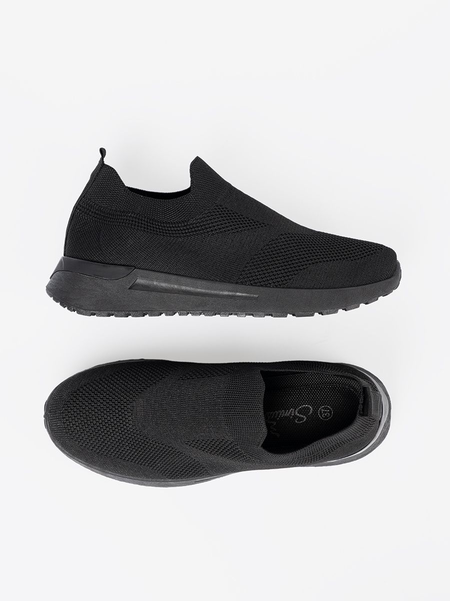 Fekete színű slip-on tornacipő