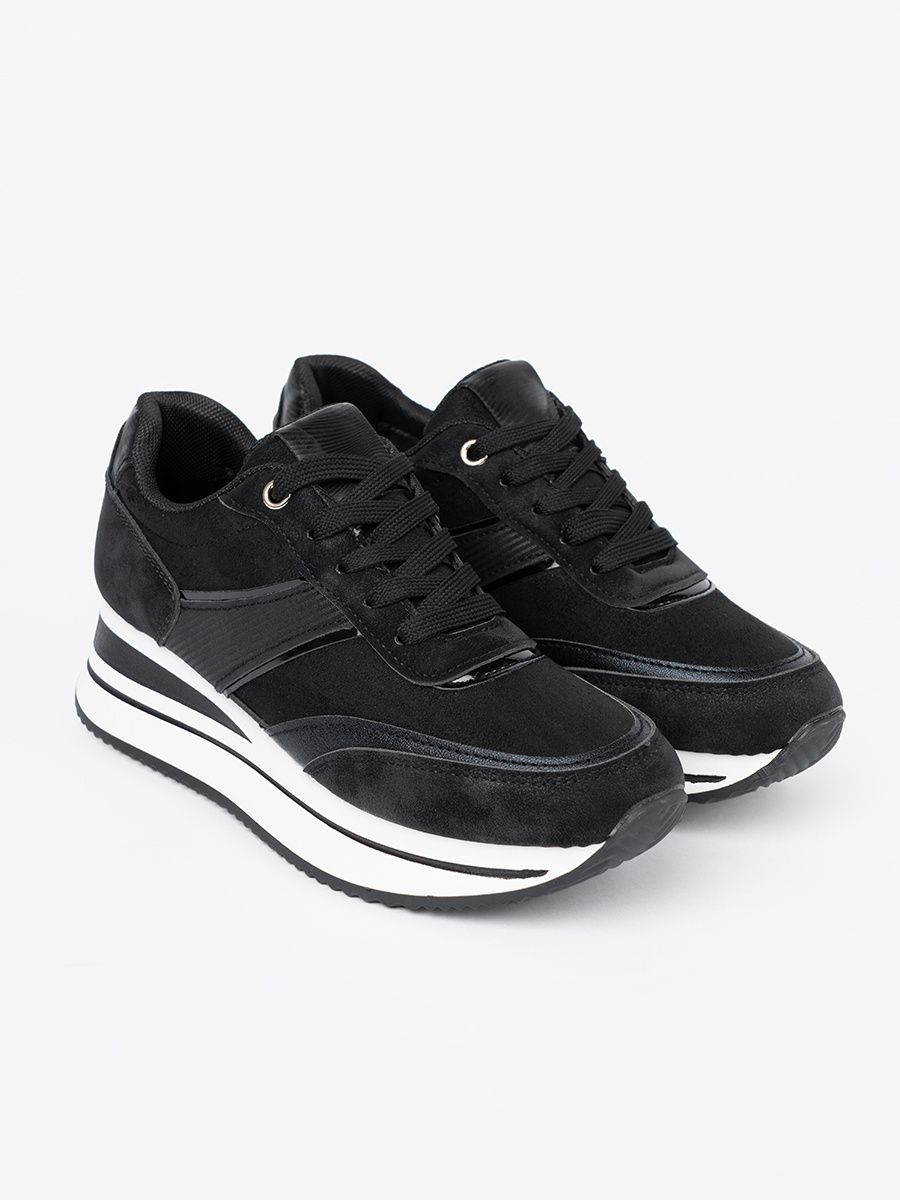 Fekete színű sneaker cipő fényes részletekkel