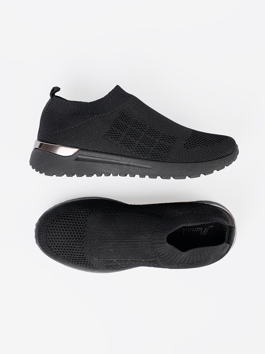 Fekete színű slip-on sportcipő textil felsőrésszel