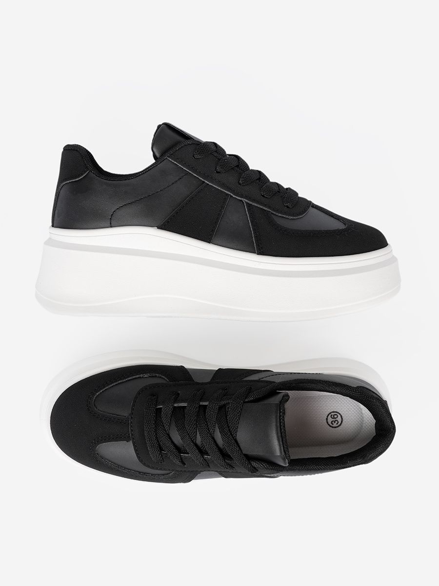 Klasszikus fekete színű sneaker cipő vastag talppal