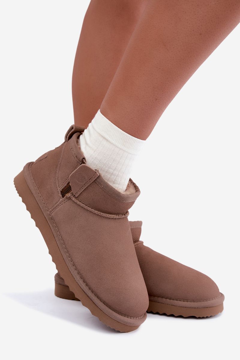Bézs színű velúrbőr hótaposó cipzárral