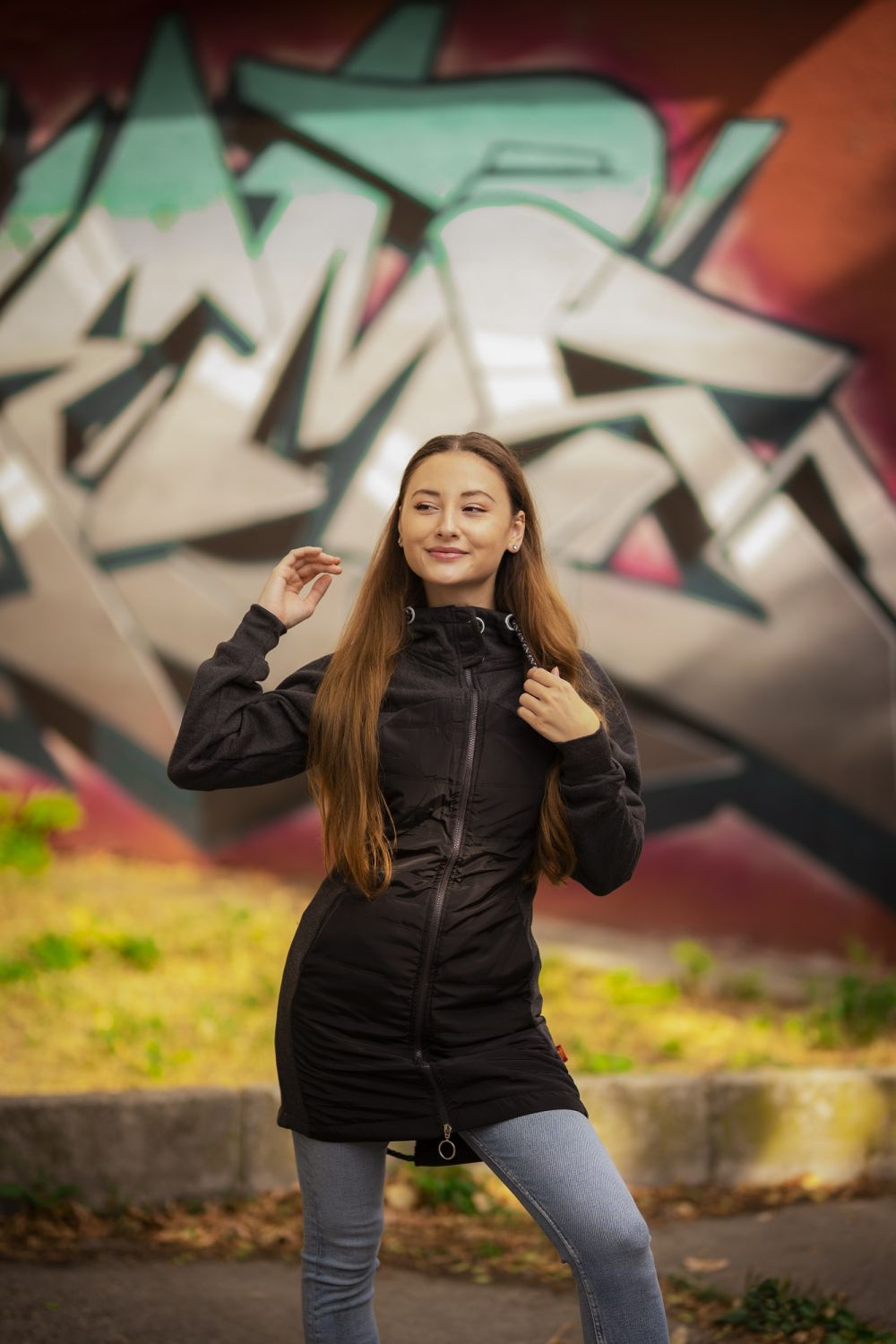 Grafitszürke színű felső kombinált anyagokból