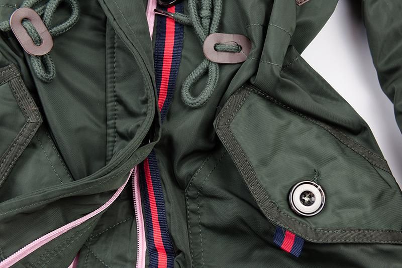 Zöld színű parka kabát kapucnival