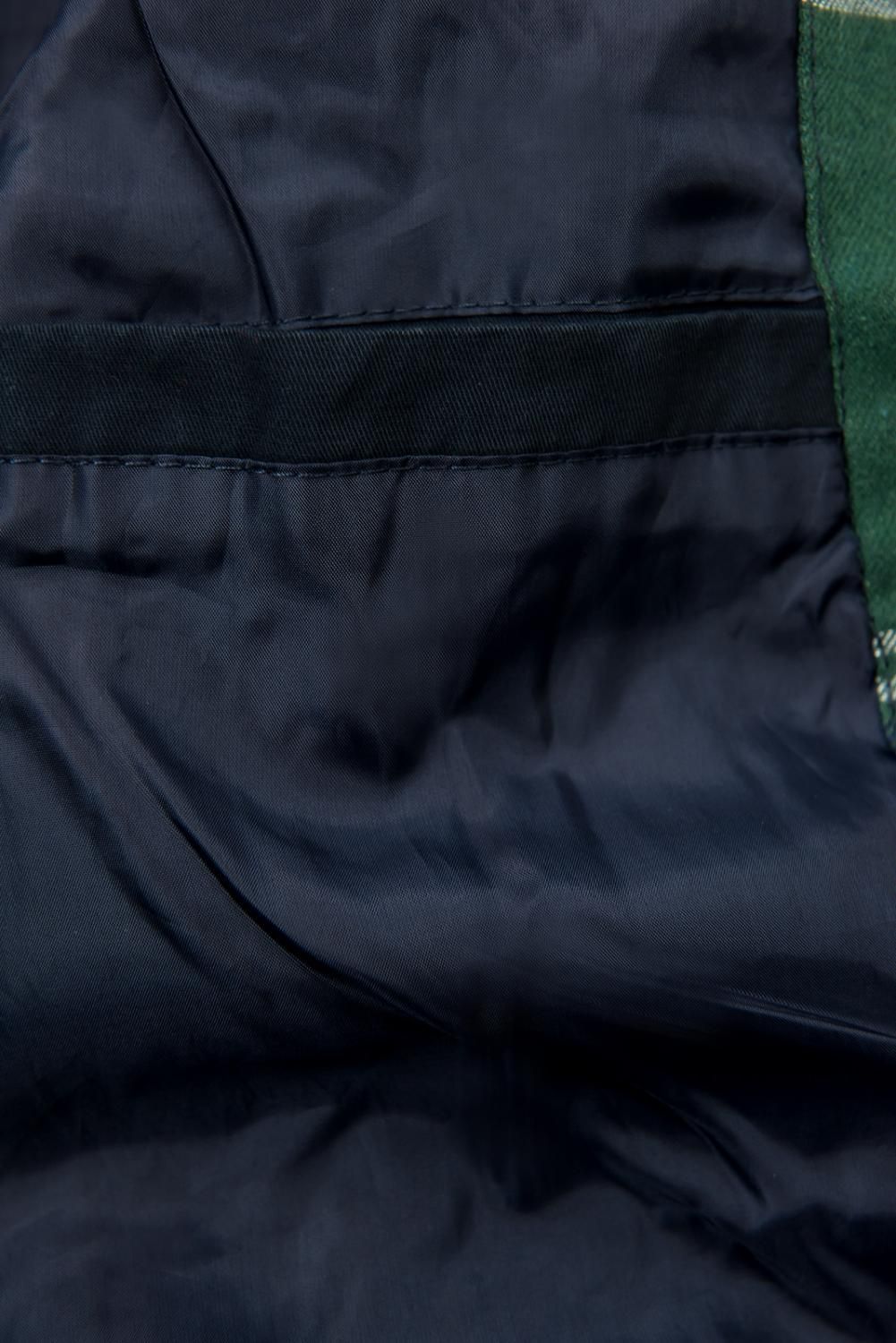 Kék színű parka kockás részletekkel