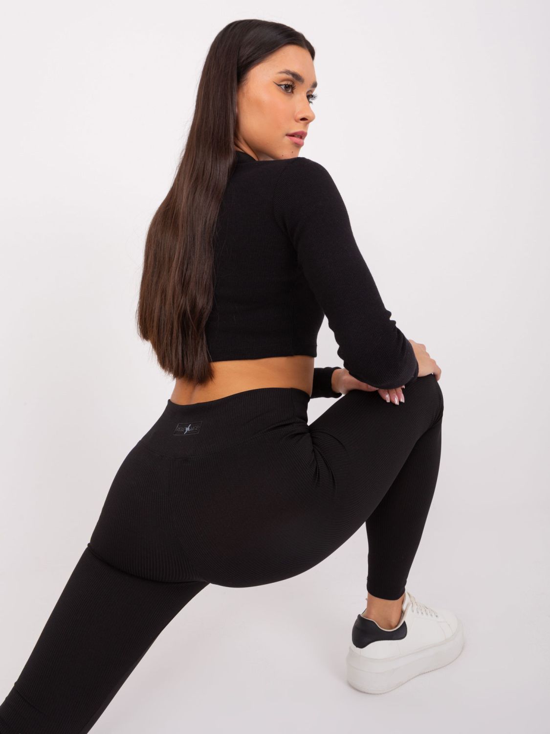 Fekete színű sportos leggings