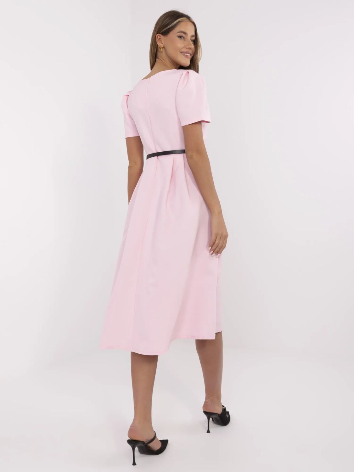 Elegáns midi ruha világos rózsaszínben