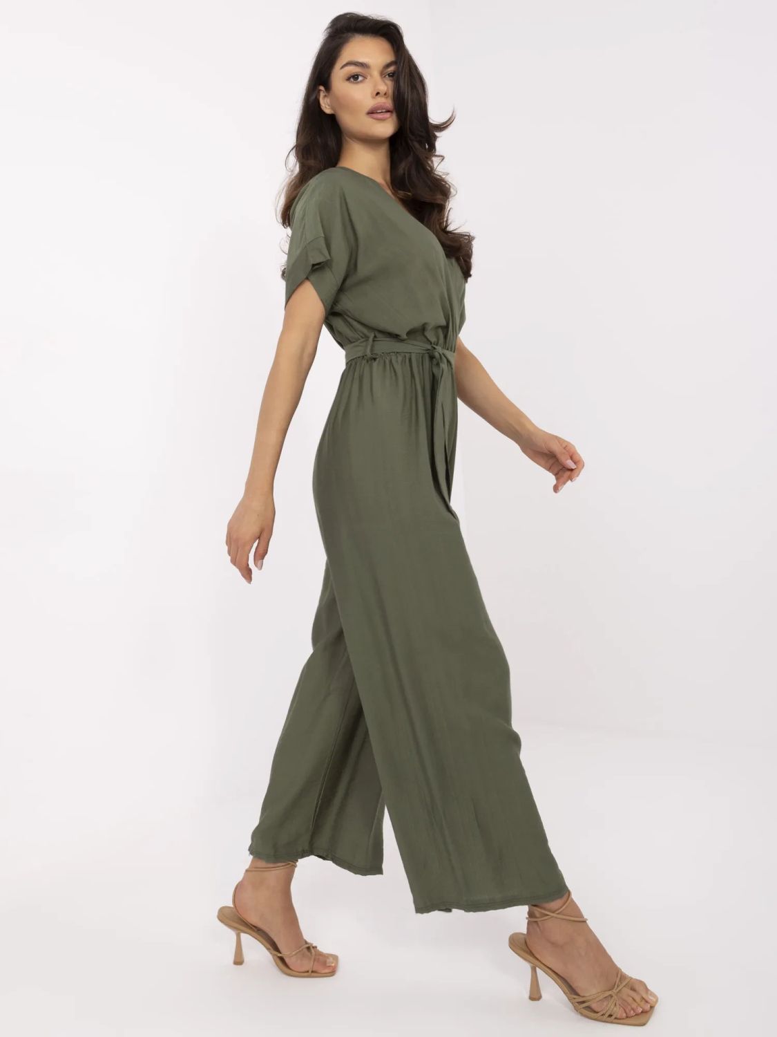 Stílusos khaki overall rövid ujjakkal