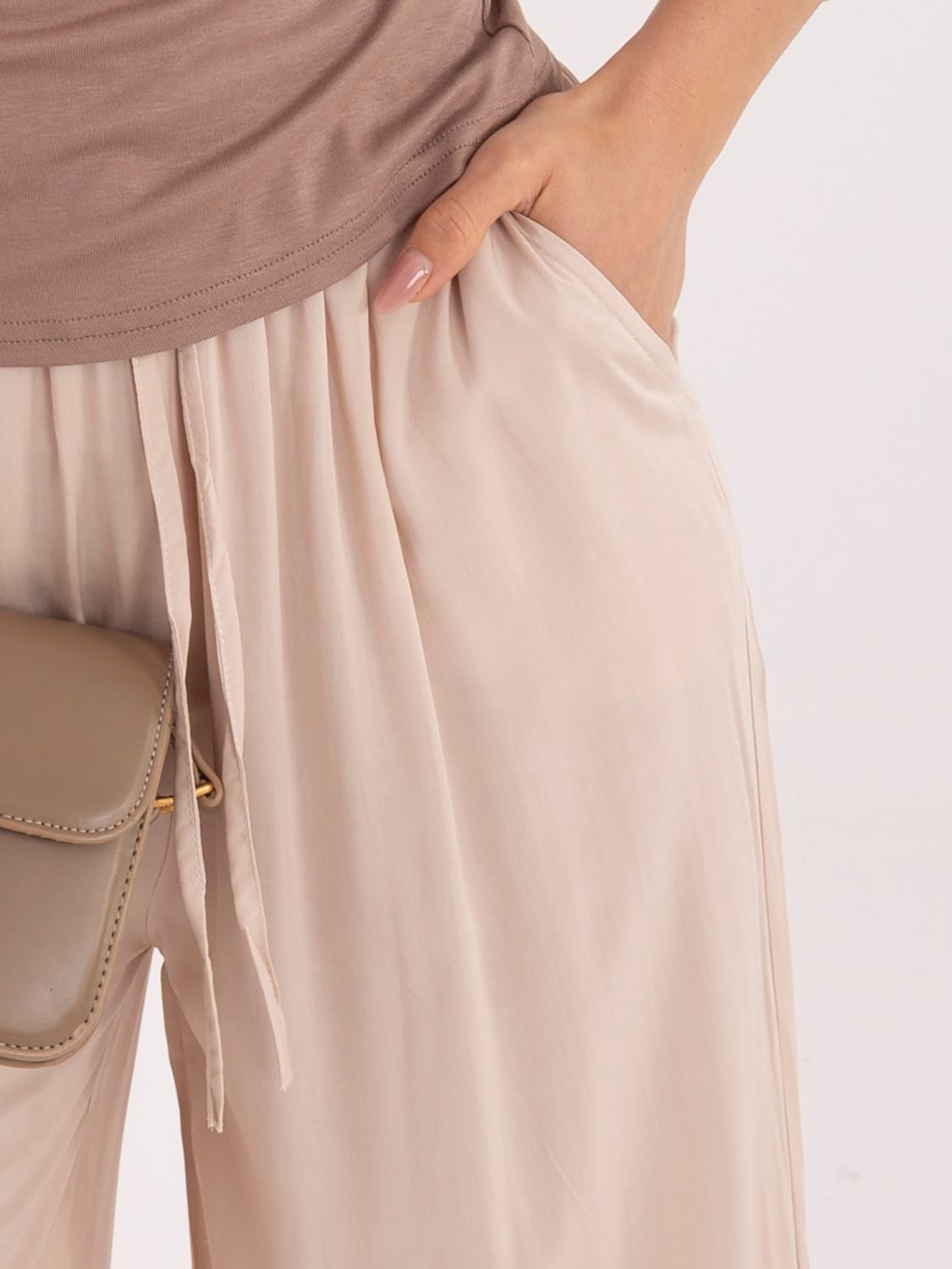 Bézs színű palazzo nadrág viszkózból