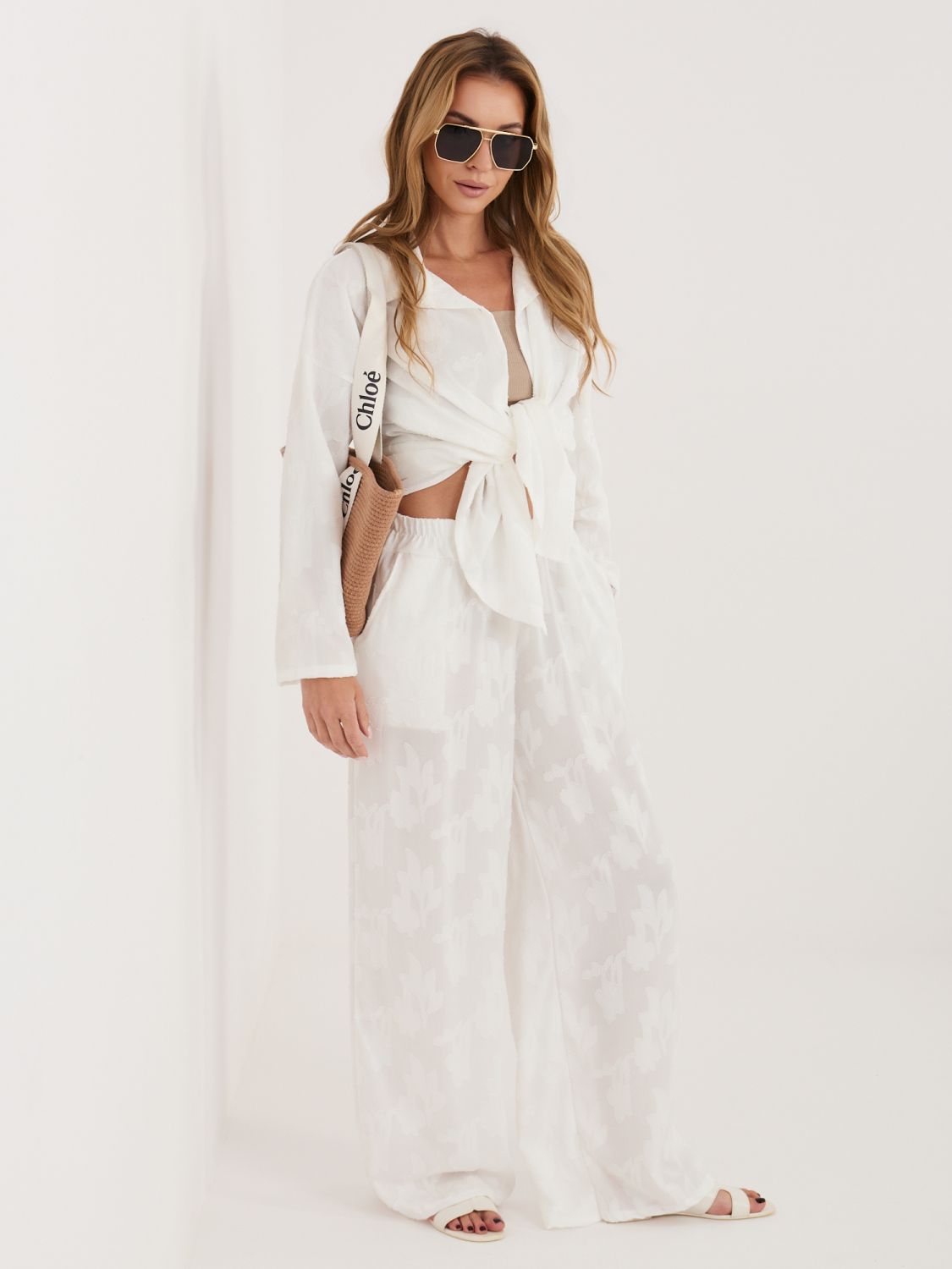 Fehér színű női szett inggel és nadrággal