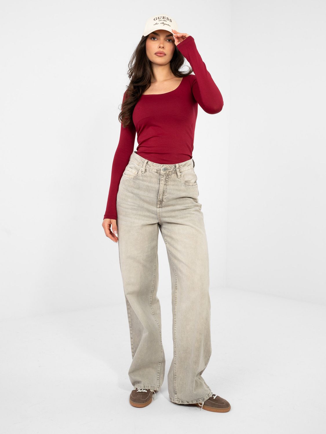 Bordó színű pamut blúz hosszú ujjal és szögletes nyakkivágással