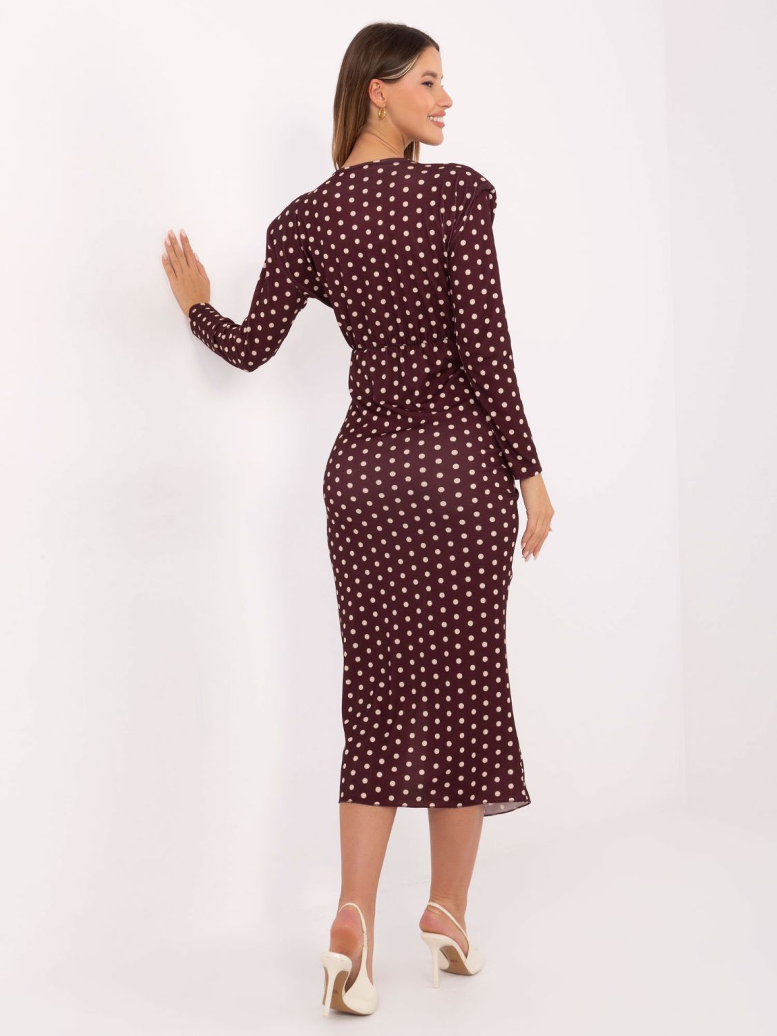 Bordó színű pöttyös midi ruha átlapolt dekoltázzsal
