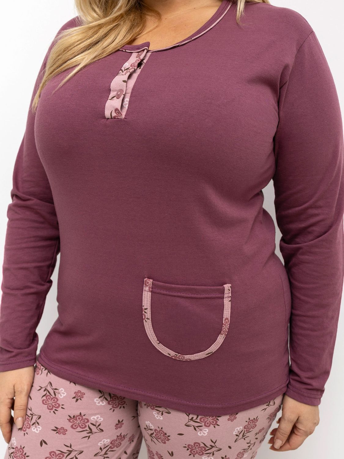 Női pizsama virágmintával, hosszú ujjú, rózsaszín