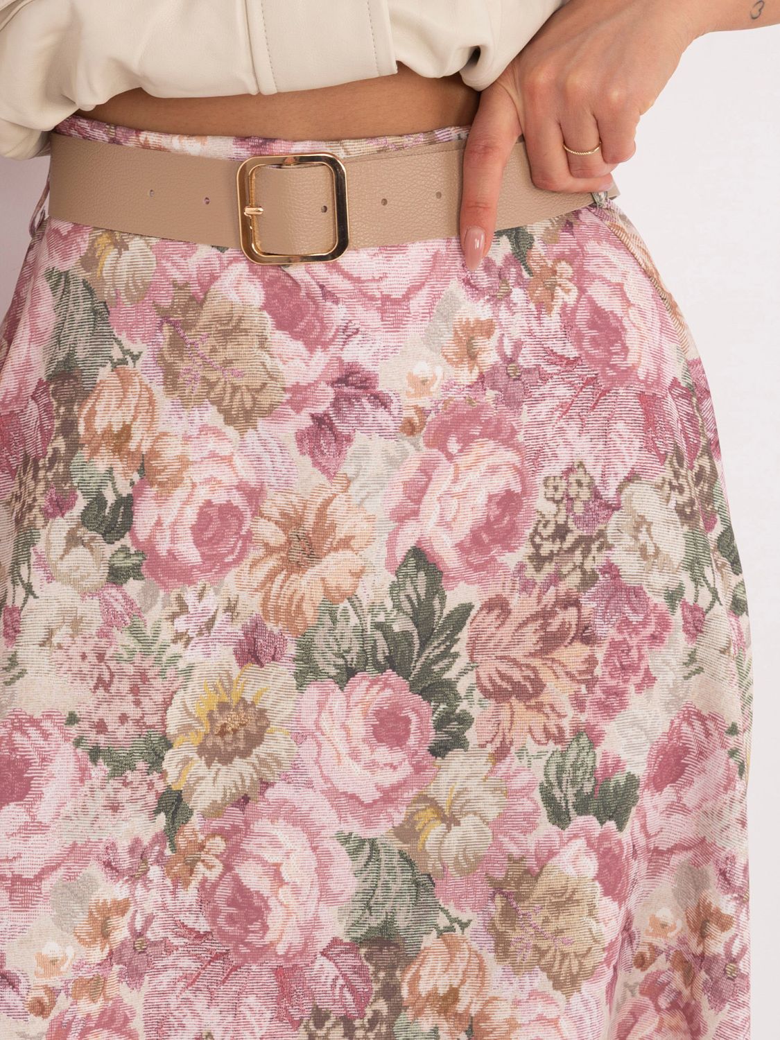 Elegáns virágmintás midi szoknya övvel - rózsaszínű