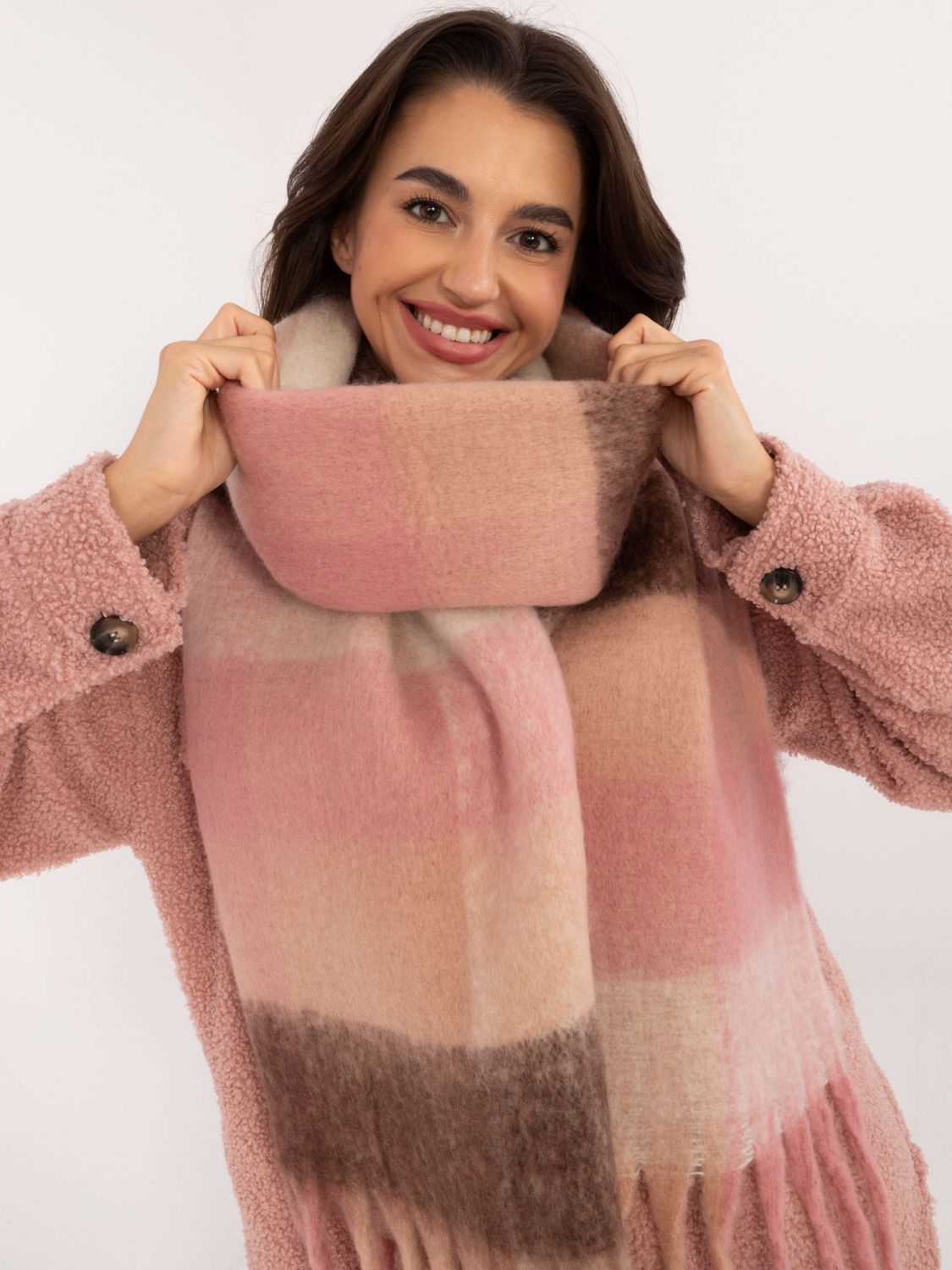 Elegáns sál sötét rózsaszínben