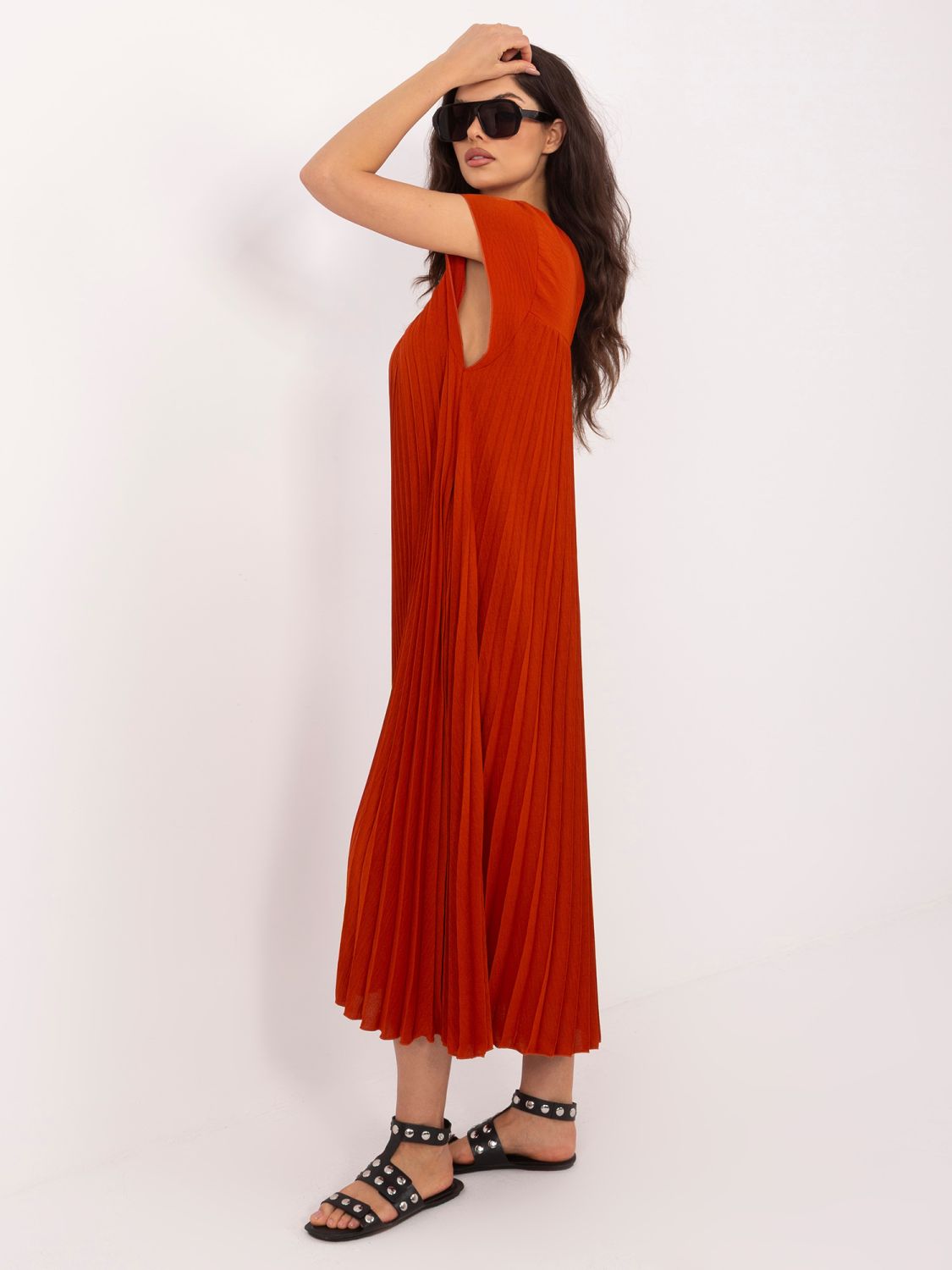 Narancsszínű midi koktélruha zsebekkel