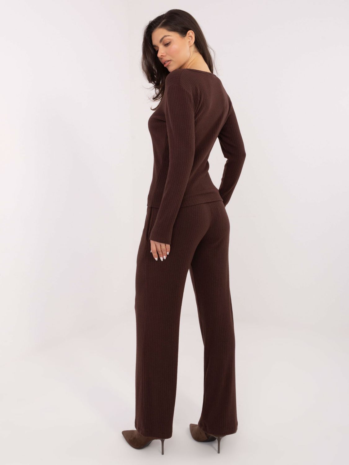 Női széles, bordázott kötött nadrág, barna