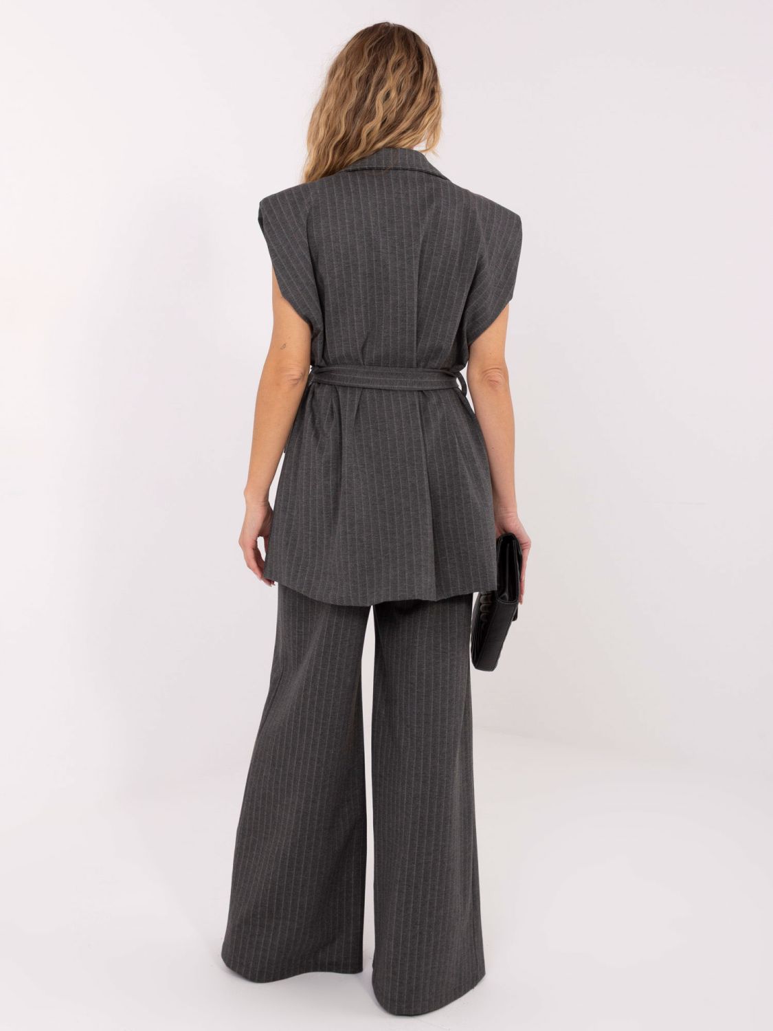 Elegáns szürke csíkos mellény övvel