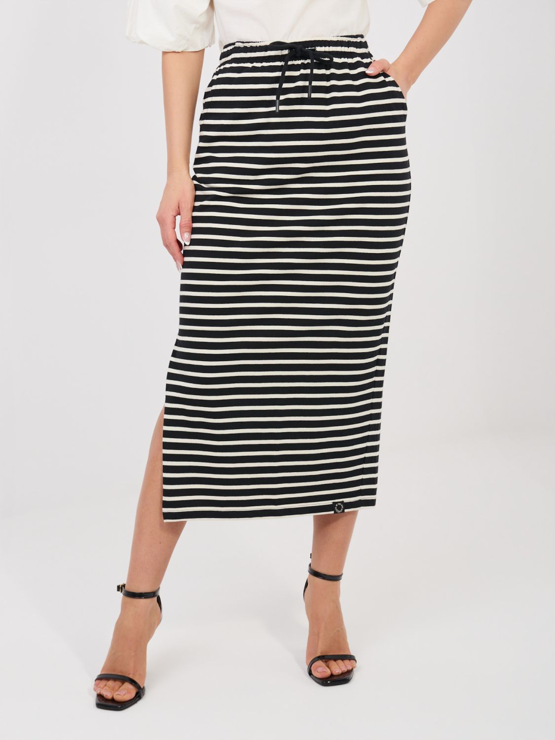 Fekete, csíkos midi szoknya zsebekkel