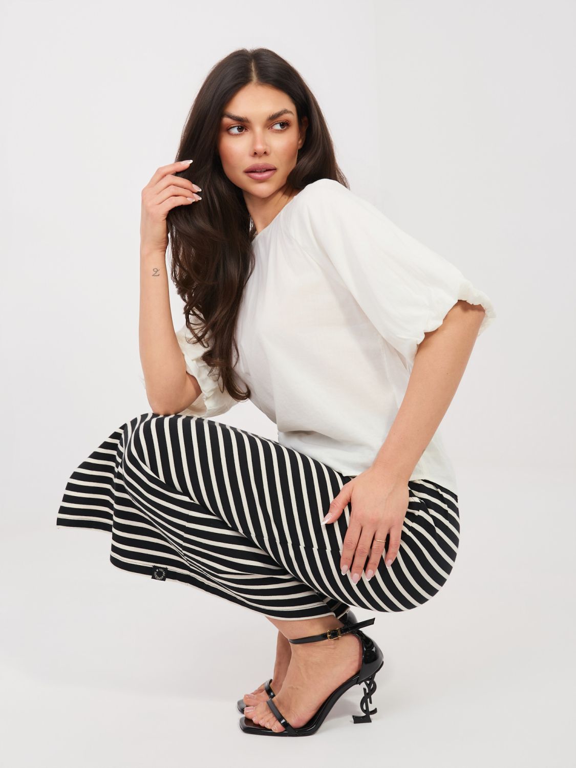 Fekete, csíkos midi szoknya zsebekkel