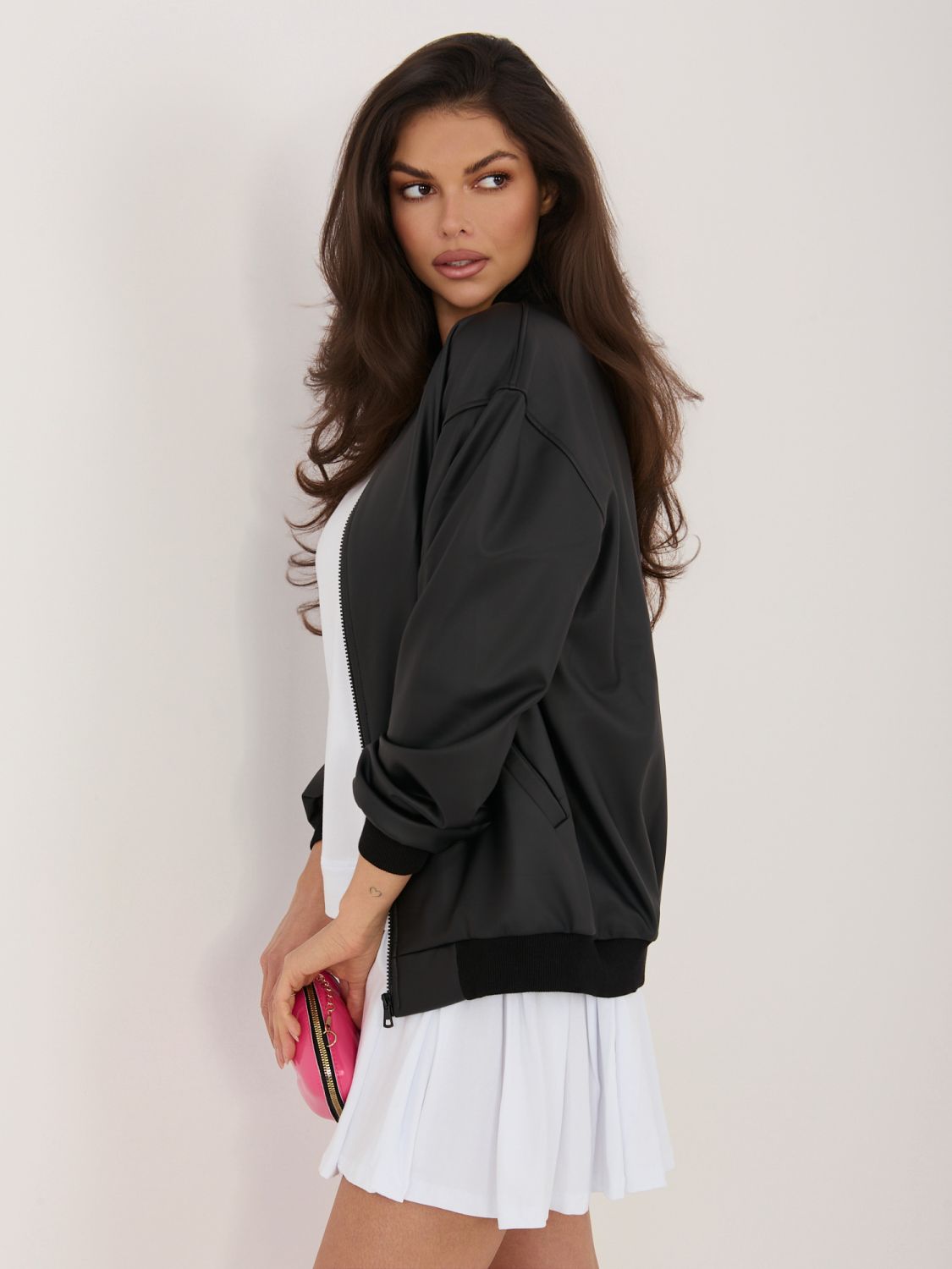 Fekete átmeneti műbőr dzseki állógallérral