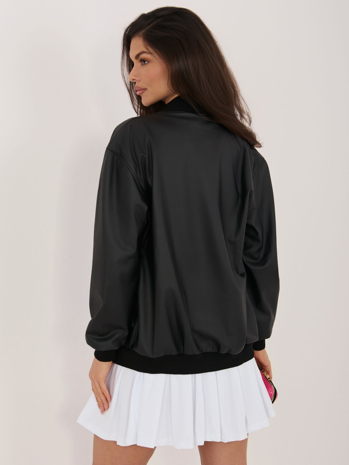 Fekete átmeneti műbőr dzseki állógallérral