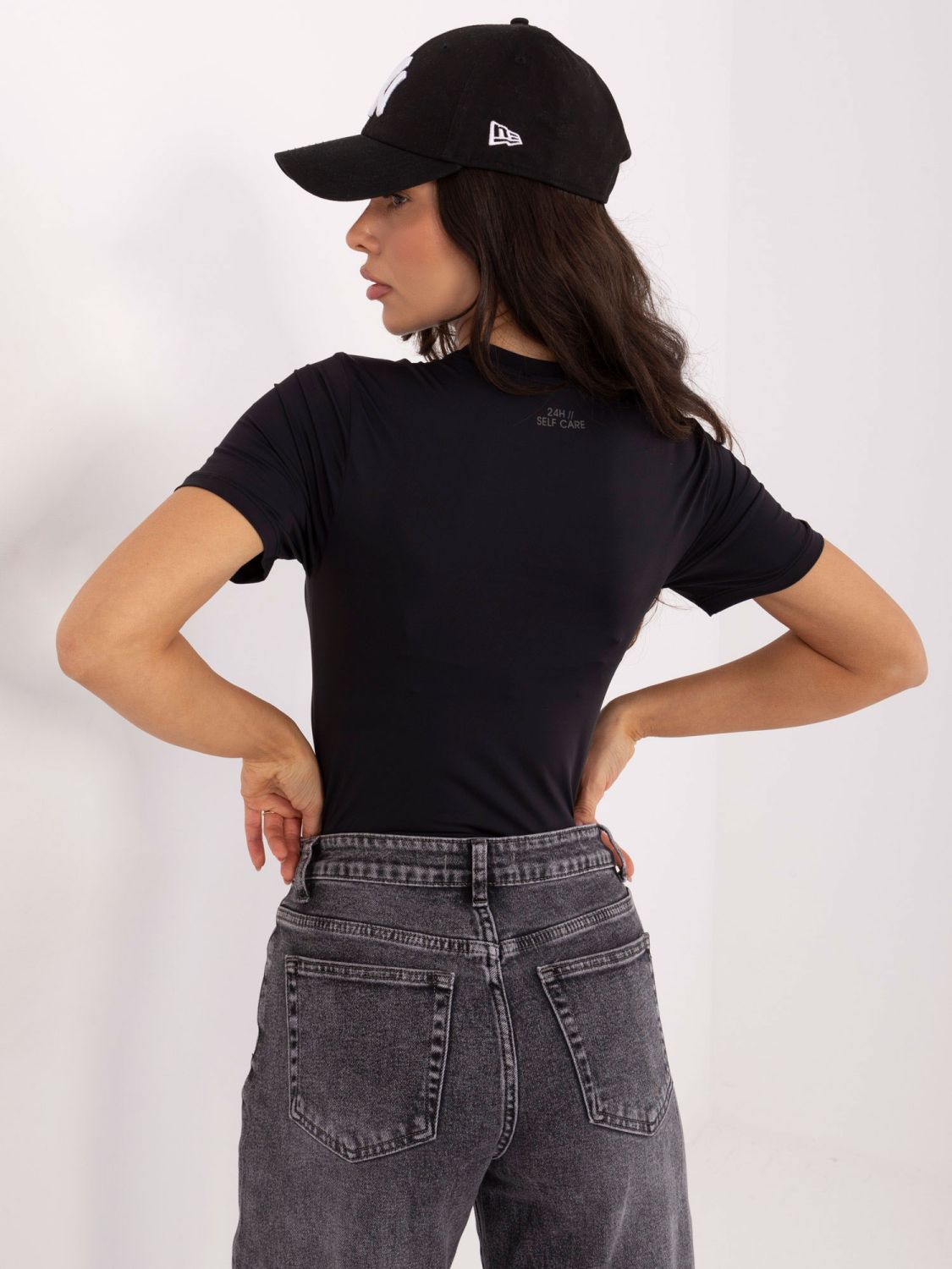 Fekete, sima rövid ujjú blúz