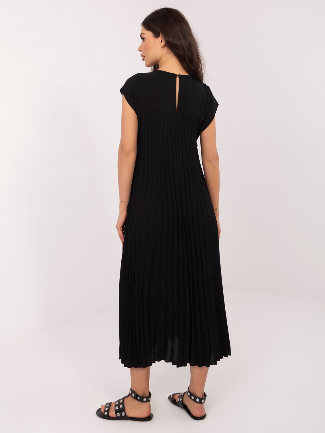 Fekete színű midi koktélruha zsebekkel