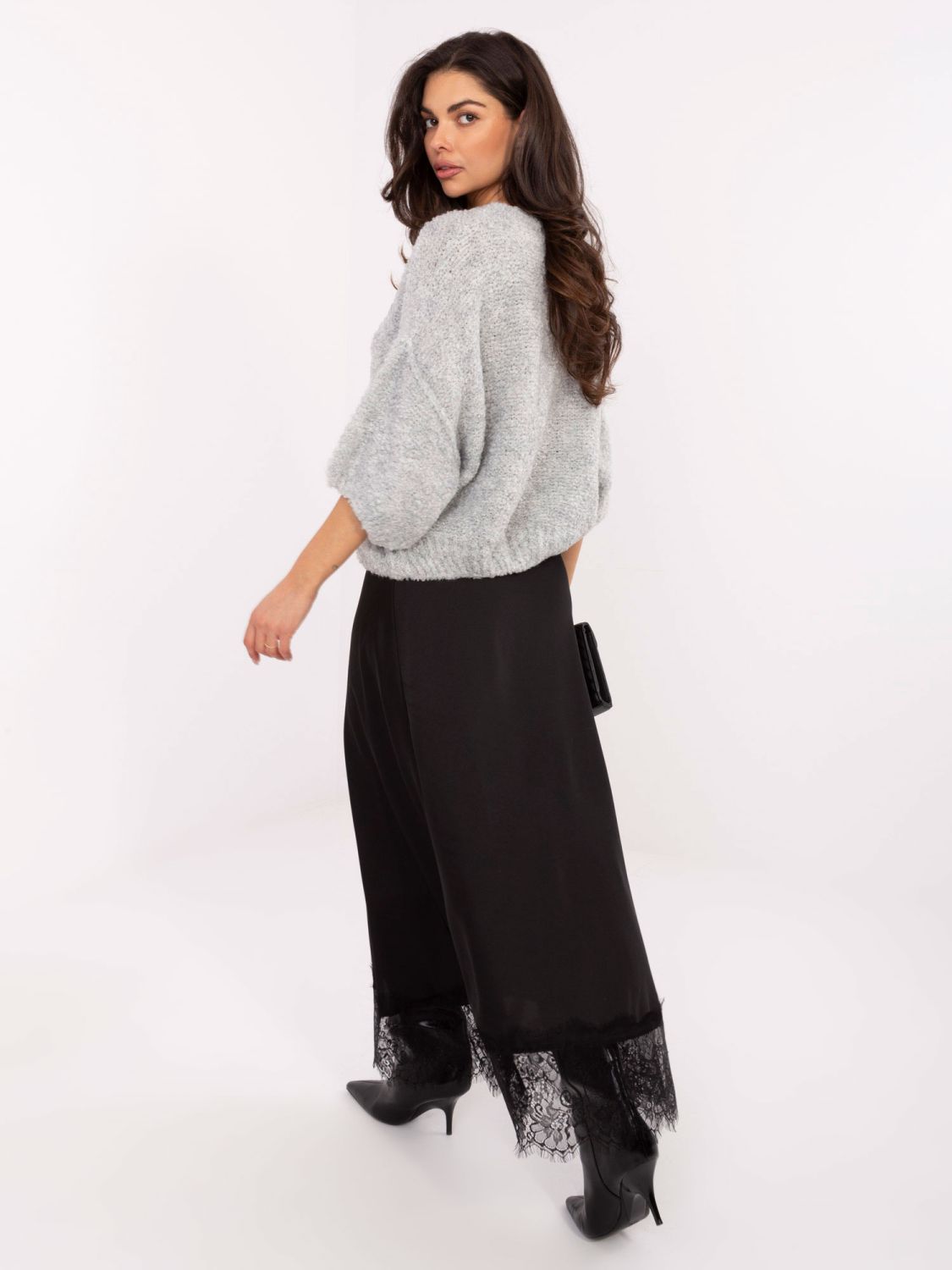 Fekete színű maxi szoknya csipkével