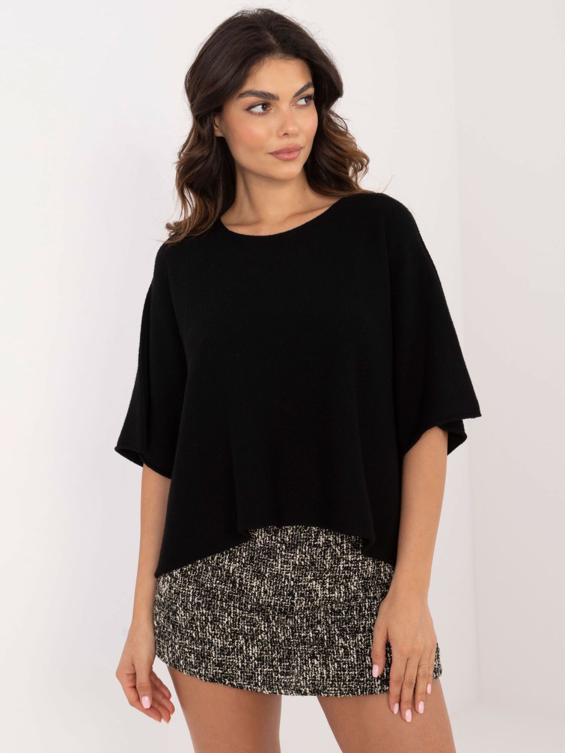 Elegáns fekete pulóver 3/4-es ujjal