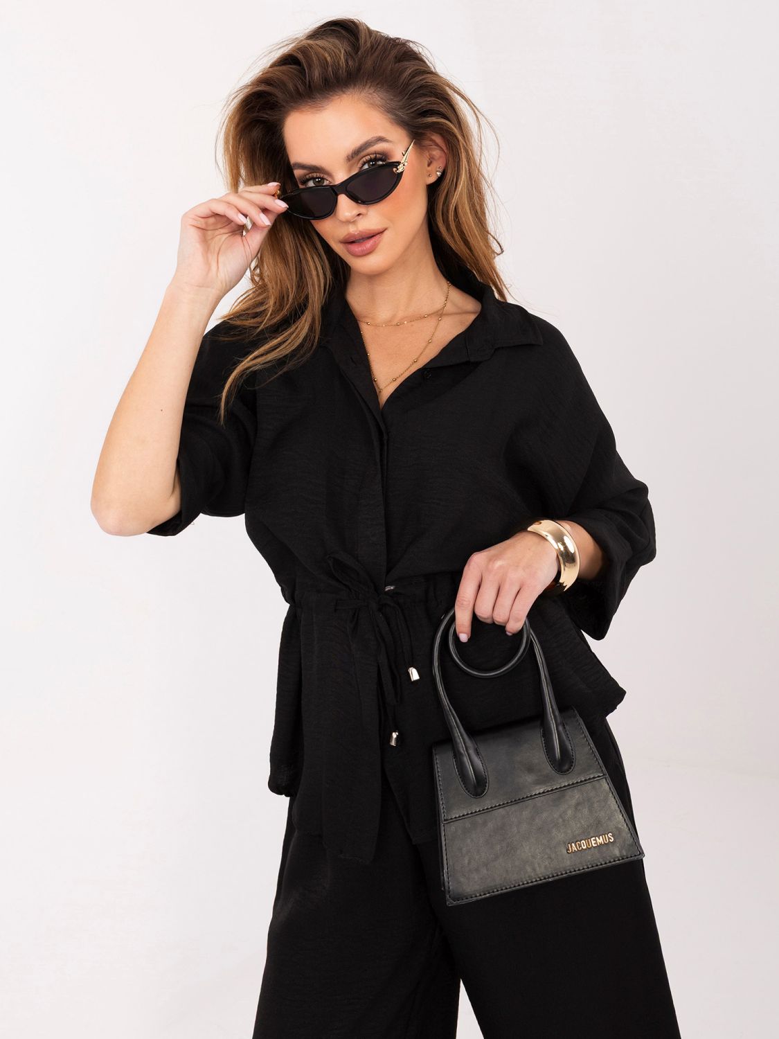 Elegáns fekete színű ing és bő szárú nadrág szett