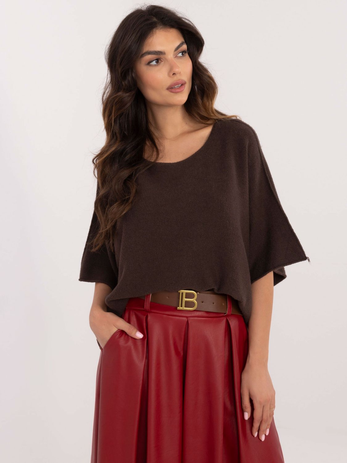 Elegáns barna pulóver 3/4-es ujjal