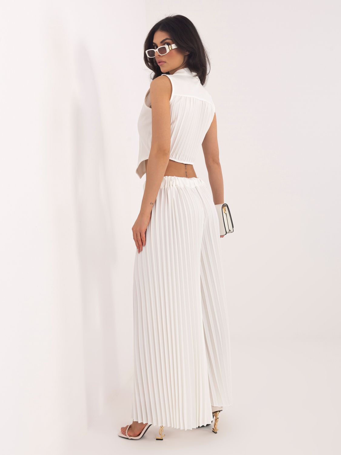 Elegáns ekrü színű szett – mellény és nadrág