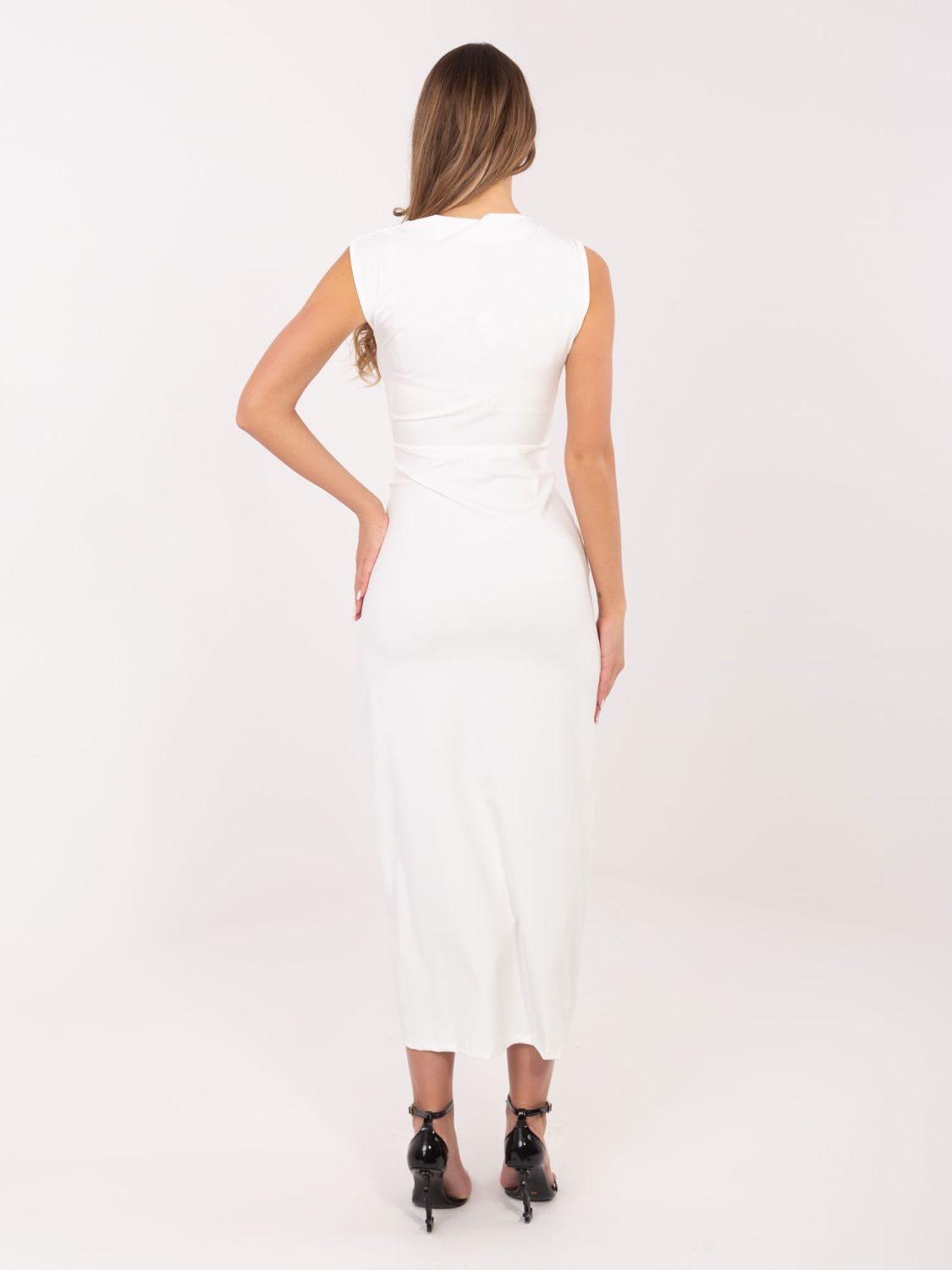 Elegáns midi ruha vízesés nyakkivágással, ekrü színű