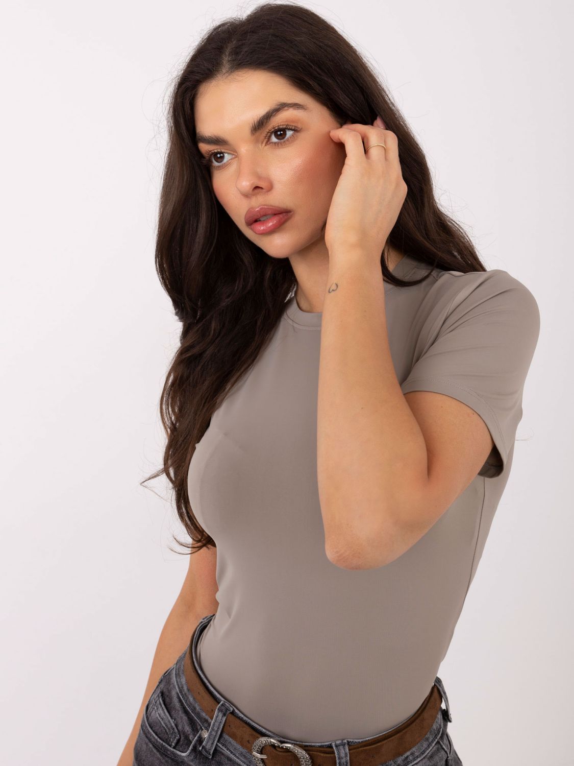 Bézs színű, sima rövid ujjú blúz