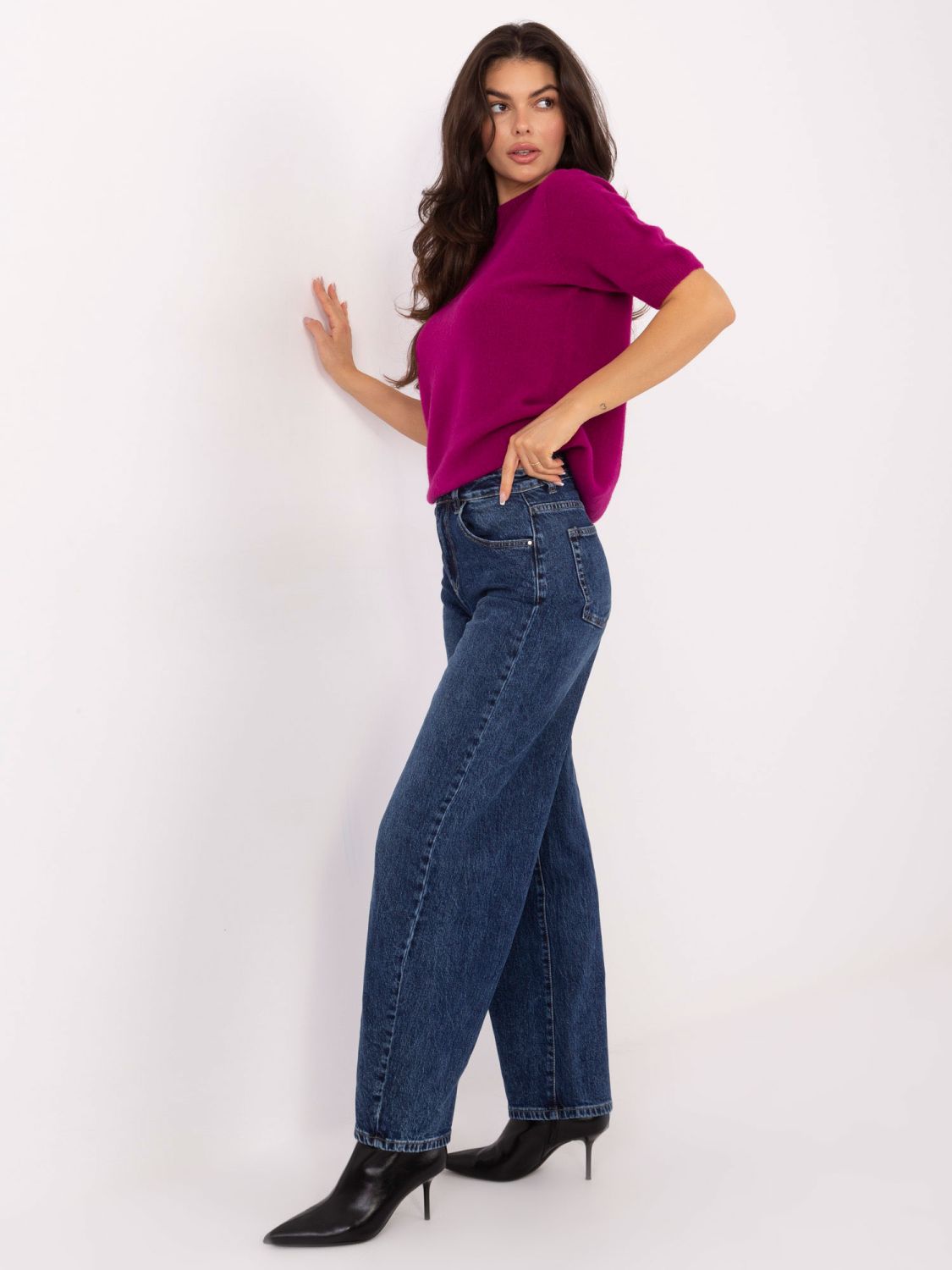 Fuksziaszínű kötött pulóver rövid ujjakkal