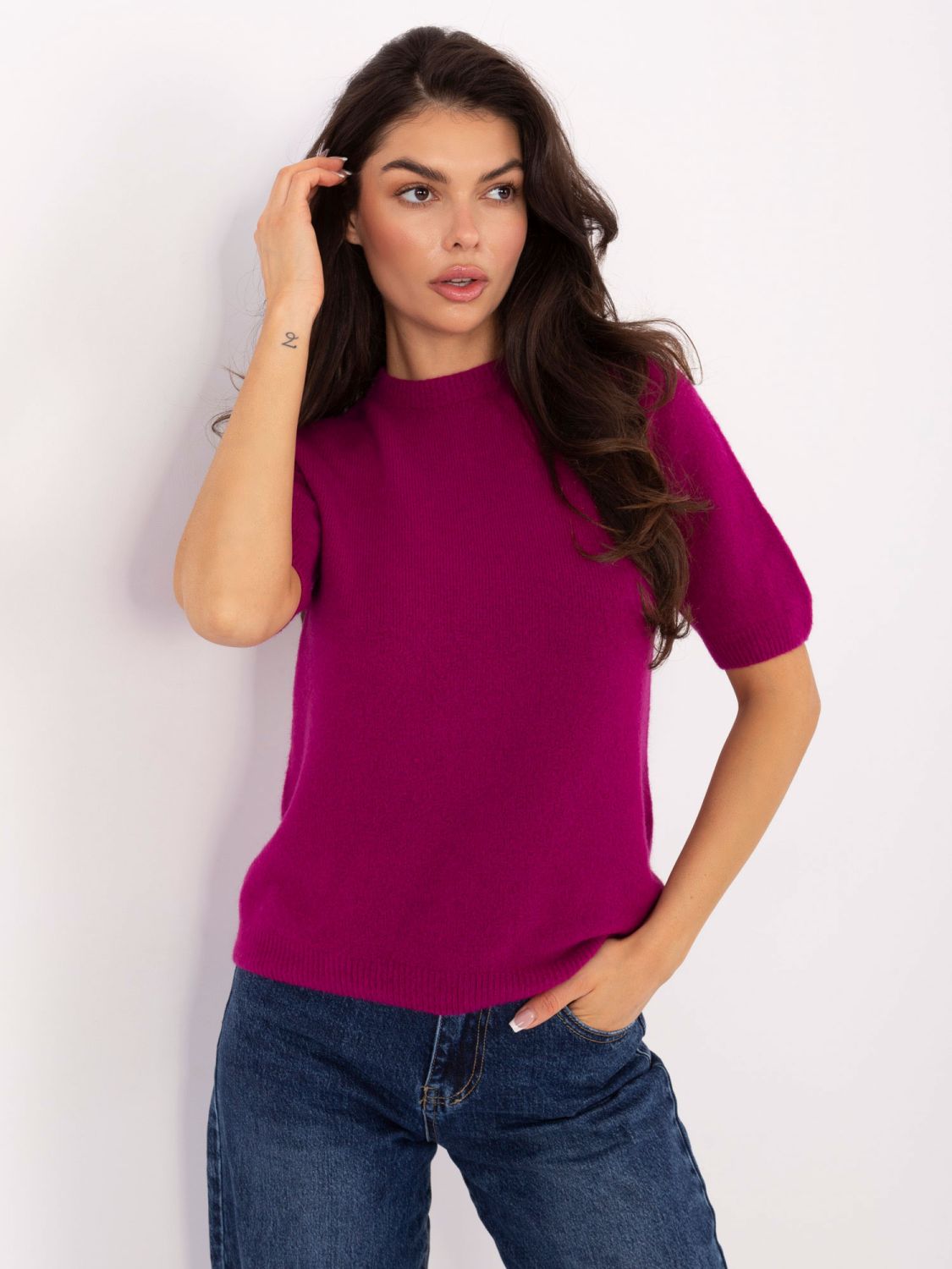 Fuksziaszínű kötött pulóver rövid ujjakkal