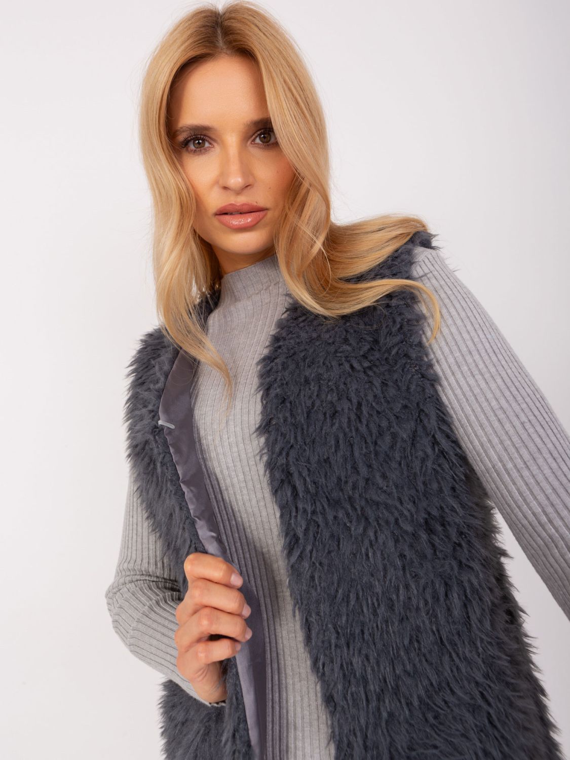 Grafitszürke színű női mellény béléssel